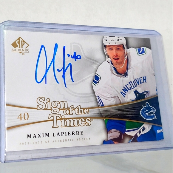 Maxim Lapierre Upper Deck SP Authentic Sign of the Times 2011/12 Canucks - Picture 1 of 2